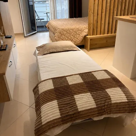 Апартаменты Tatastays Vlore- Modern 2 Min Walk From The Beach, In Lungomare *