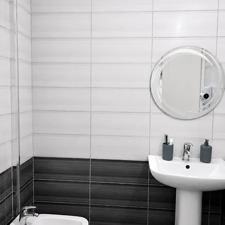 Appartamento Tatastays Vlore- Modern 2 Min Walk From The Beach, In Lungomare *